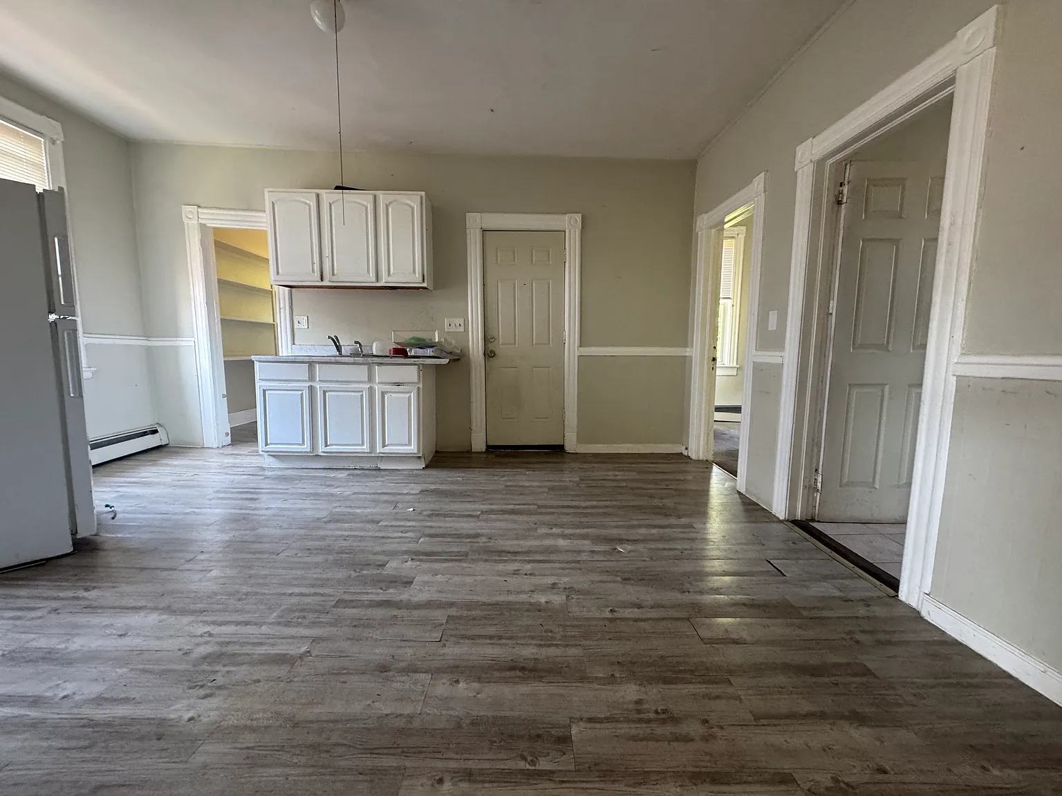 3 bed, 1100 sqft, $1,445 — Photo 3
