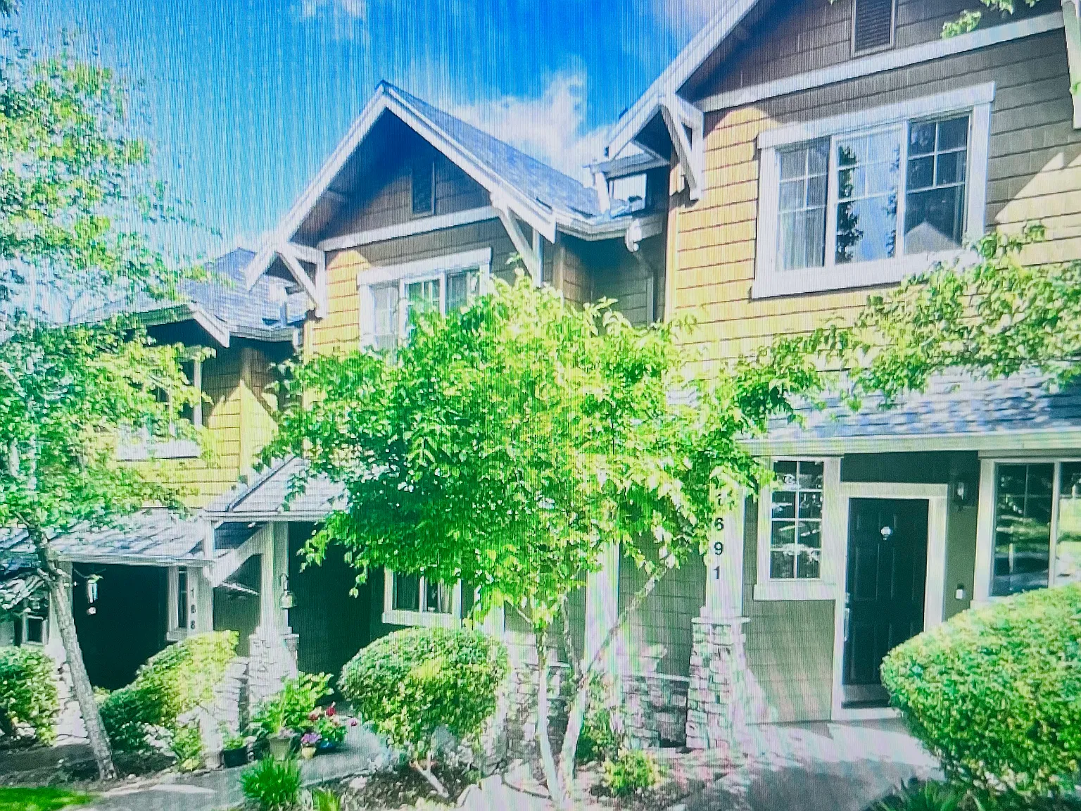 2 bed, 2.5 bath, 1543 sqft, $3,200 — Photo 2