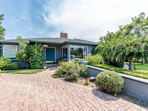2nd image of 1128 Koch Ln
