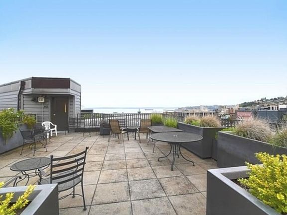 Rooftop deck