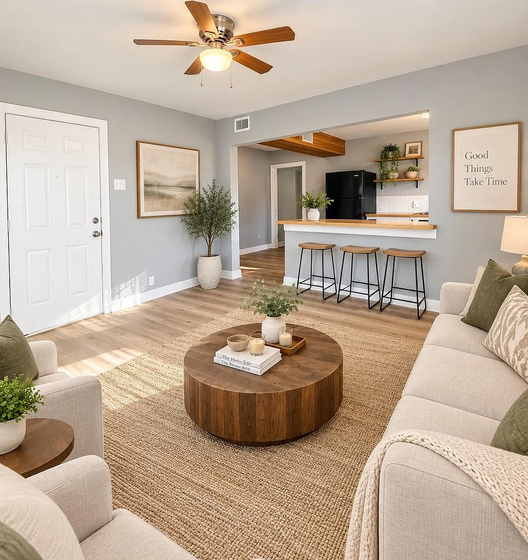 2 bed, 1.0 bath, 740 sqft, $1,200 — Photo 3