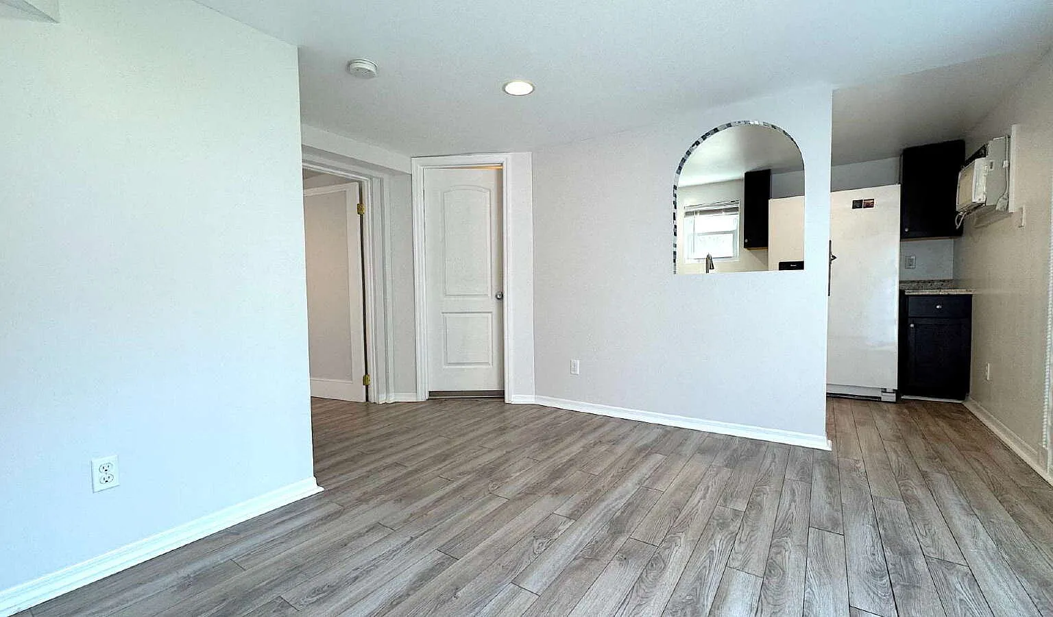 2 bed, 720 sqft, $1,500 — Photo 2