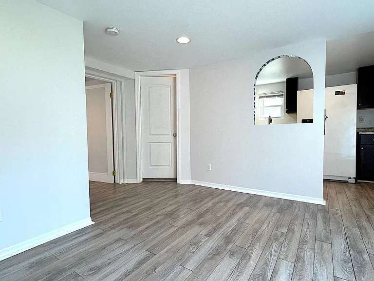 215 N Wild Olive Ave #1 — Photo 2