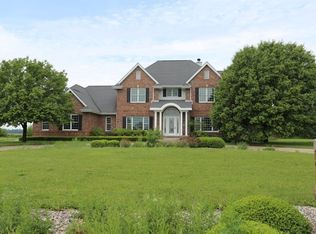 1031 Country Ct, Crete, IL 60417