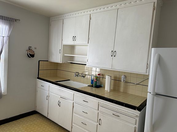 4th image of 15091 Robin St #1