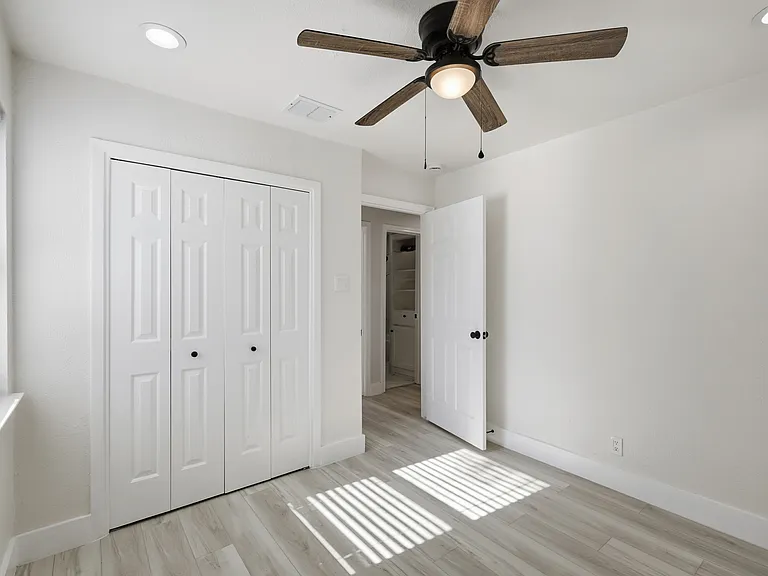 1002 Mardi Gras Ln — Photo 11
