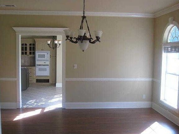 4th image of 664 Tampa Dr