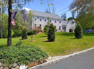 736 Davis Rd, Gillette, NJ 07933