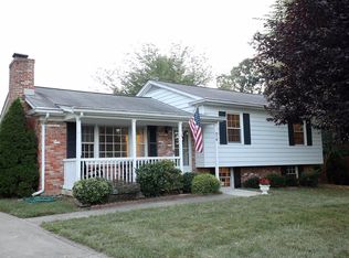 678 Hill N Dale Rd, Lexington, KY 40503