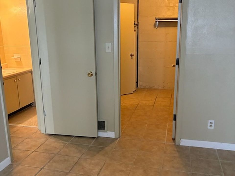 1st image of 1160 Grand Terrace Dr APT 4