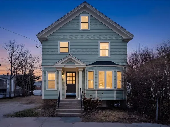 629 Thames St, Newport, RI 02840