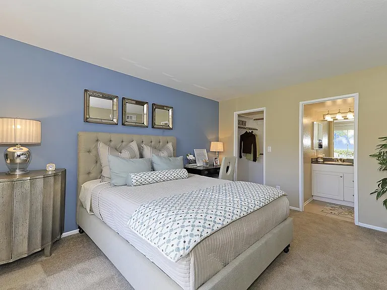 Sycamore Canyon Apartments — Photo 20