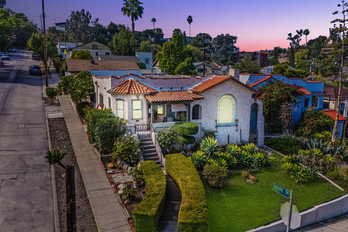 next background image