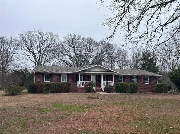 109 W Stewart St, Pelzer, SC 29669