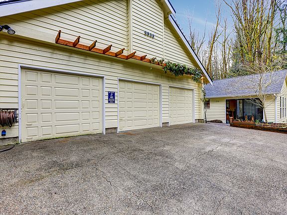 Spacious 3 car garage!