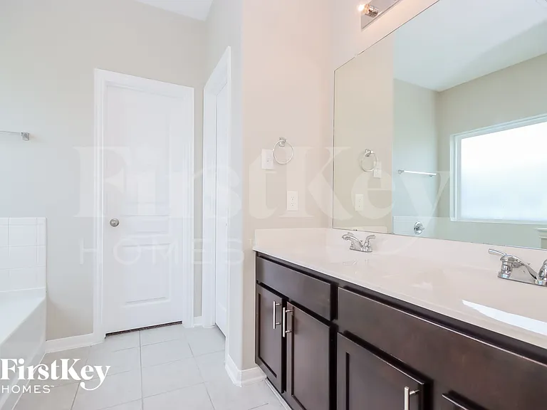 10002 Chase Ct — Photo 9