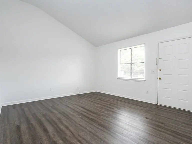 26 Nicole Ln — Photo 6