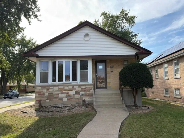 8258 S Whipple St, Chicago, IL 60652