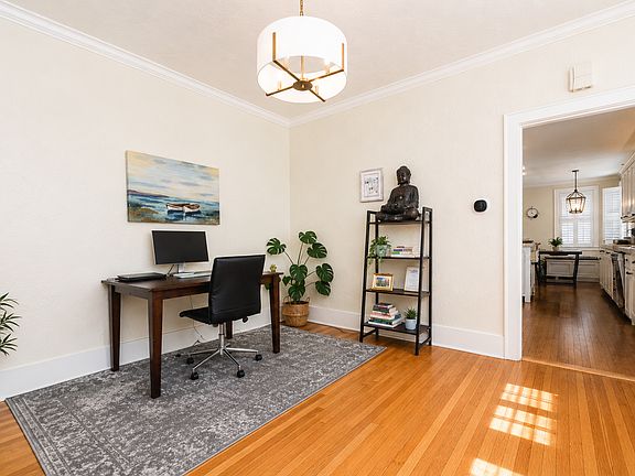 4th image of 5115 Kavanaugh Blvd