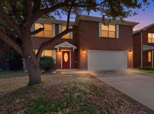 1001 Vicksburg Dr, Ennis, TX 75119