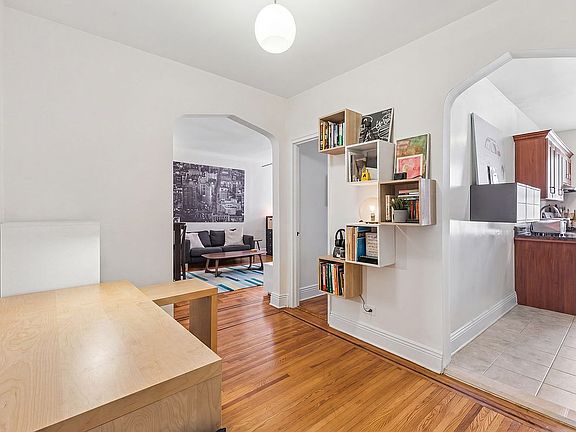 5th image of 125 Hawthorne St APT 6J