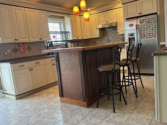 2nd image of 1 Woodmere Pl