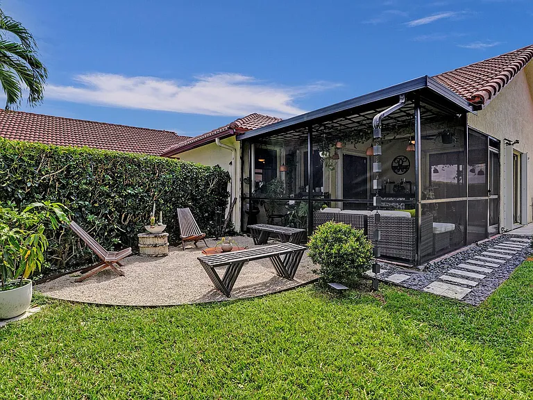 420 SW 113th Ter — Photo 29