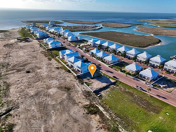 3rd image of 215 Shore Dr