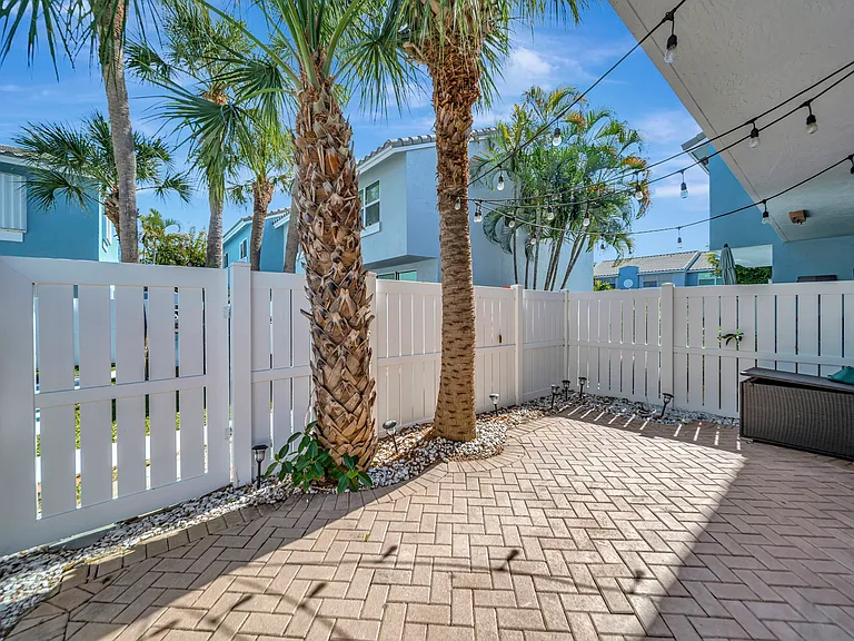 1012 E Jeffery St — Photo 39