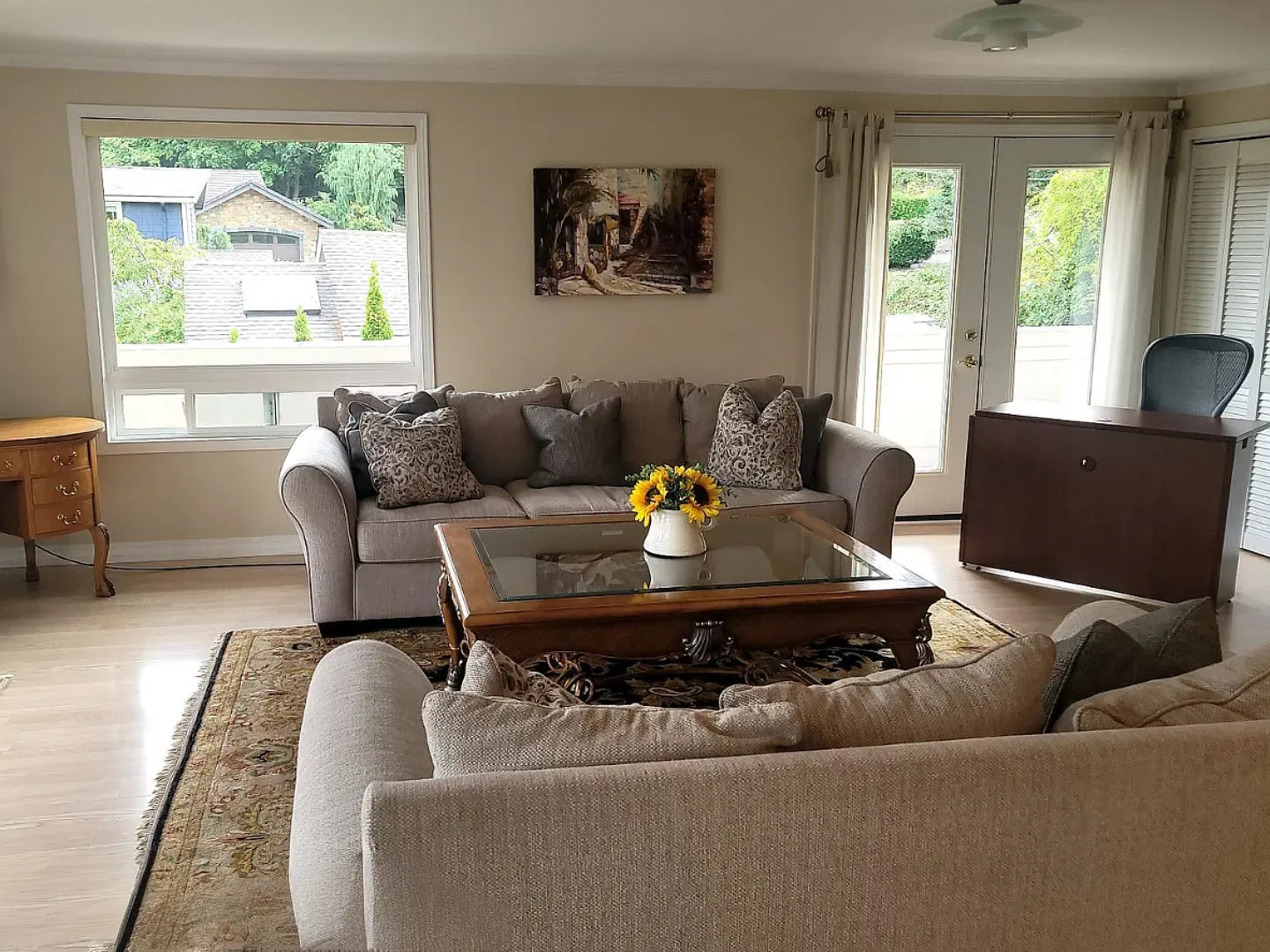 Charming Browns Point Home with Garage & Balcony — Photo 4