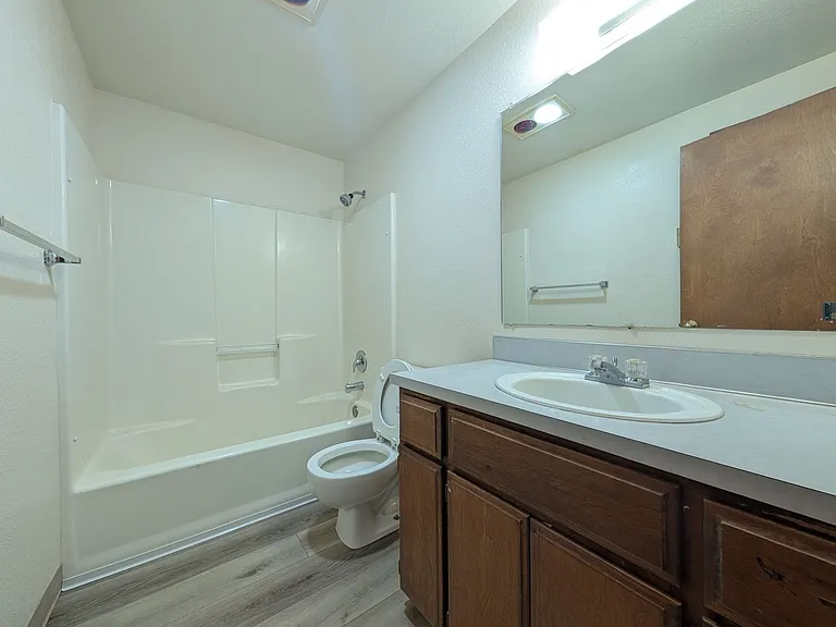 1217 R St #1 — Photo 10