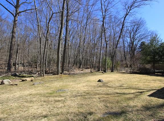 3rd image of 497 N Lake Blvd