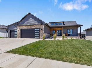 4100 N Interlachen Trl, Sioux Falls, SD 57107