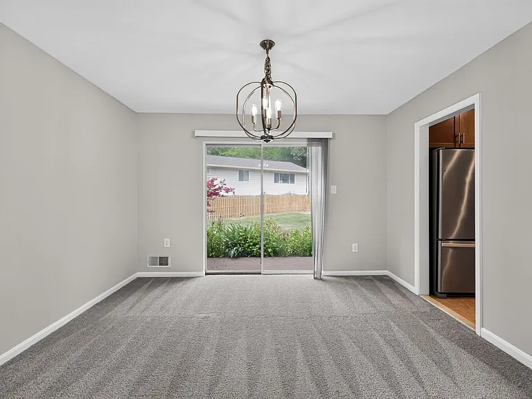 4898 Wheatstone Dr — Photo 7