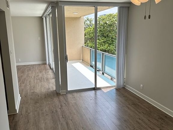 4th image of 420 N Louise St APT 22