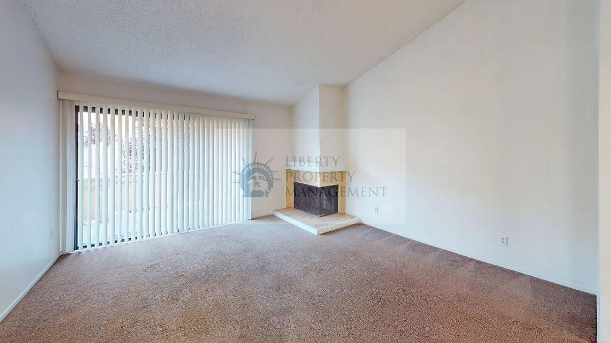 Building Photo - 3424 Vintage Dr #205