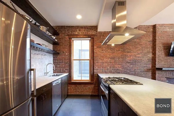 Sold by Bond New York | media 2