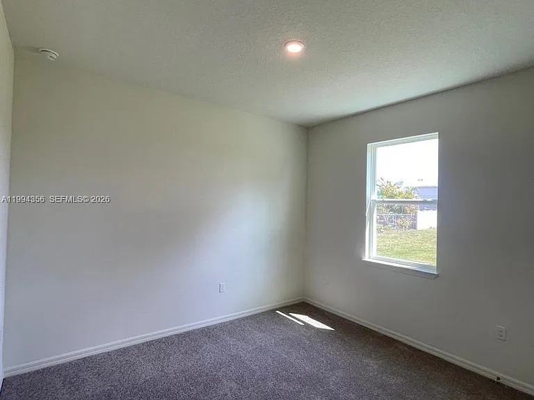 2133 SE Flanders Rd — Photo 12
