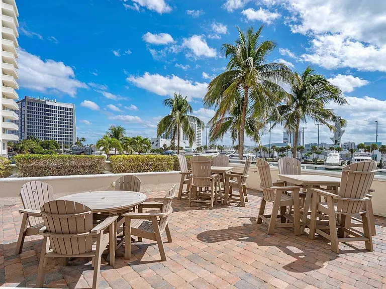 1 Las Olas Cir #313 — Photo 37
