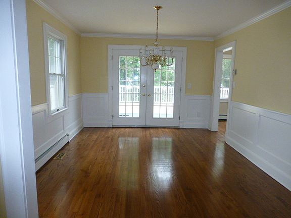 5th image of 14 Forsythe Meadow Ln