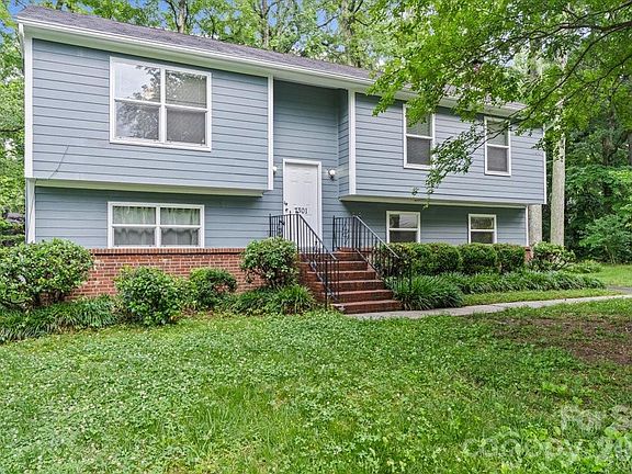 2nd image of 7301 Park Vista Cres