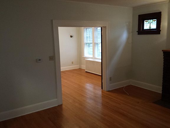 5th image of 76 Woodlawn Ave #1