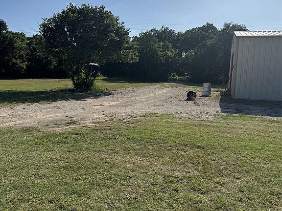 2nd image of 1829 Tonkawa Cir