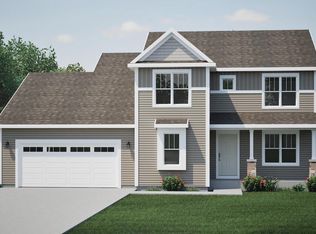 750 N Maple Ln, Saukville, WI 53080