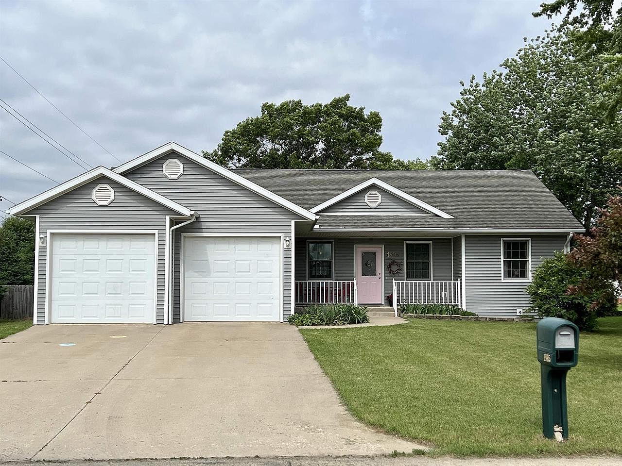 1805 East 3rd Ave, Brodhead, WI 53520 Zillow