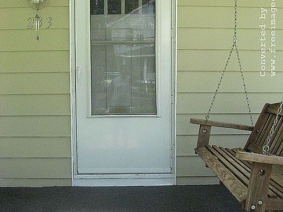 3rd image of 233 Louisa Ave