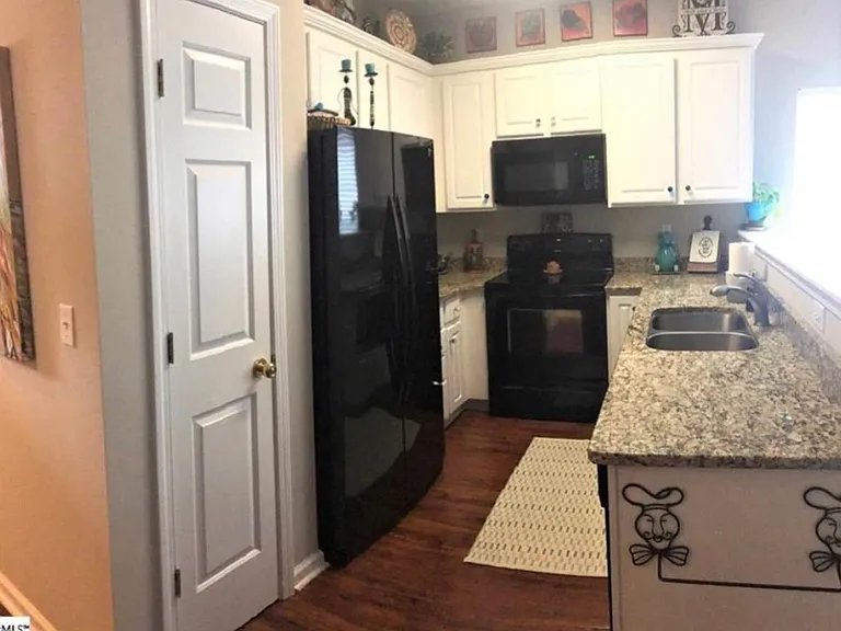 119 Ledgewood Way — Photo 3
