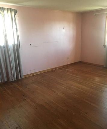5th image of 402 Mansfield Dr