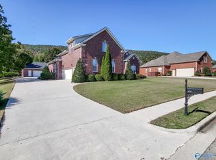 6705 Hampton Bend Cir SE, Owens Cross Roads, AL 35763
