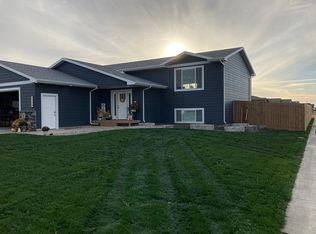 2406 S Merton St, Aberdeen, SD 57401